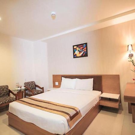 Valentine Luxury Hotel - 31 Bui Vien Street Thành Pho Ho Chí Minh Esterno foto