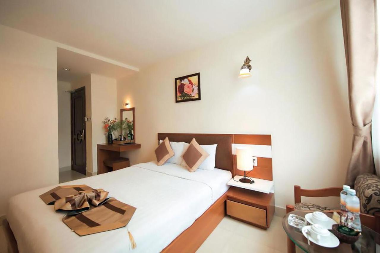 Valentine Luxury Hotel - 31 Bui Vien Street Thành Pho Ho Chí Minh Esterno foto