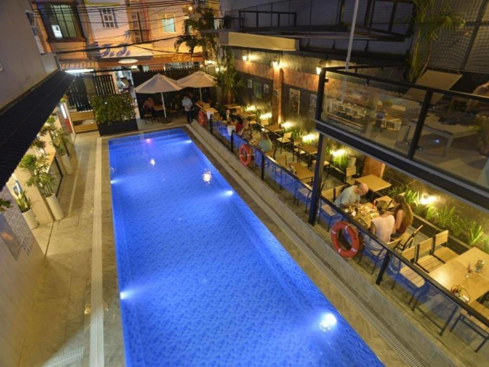 Valentine Luxury Hotel - 31 Bui Vien Street Thành Pho Ho Chí Minh Esterno foto